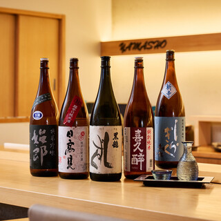 上質な寿司・魚料理を引き立てる。日本各地の豊富な地酒と銘酒