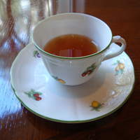 あざみ野うかい亭 - ウェイティング中のお茶