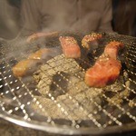 炭火焼肉 筵 - 軽く焼いて～