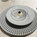 銀座 レカン - 新玉ねぎの甘さとキャビアの塩気のマッチングが素晴らしい。