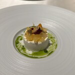 銀座 レカン - ヤギのミルクがこんなにもクリーミーでうまいとは。ウイキョウの香りとのマッチングが素晴らしい。完璧なデザートその2。