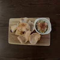 ズワイガニとアボカドのワカモレ