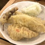 海鮮屋台 おくまん - 明石タコ天ぷらと蓮根天ぷら