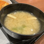 松屋 - 味噌汁　※なくても良いが、あったらあったで嬉しい