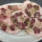 萩之茶屋鶴一 浪速筋店 - テール焼き   レモンで食べる  1500 ⭕️  おいしい！