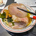Japanese Soba Noodles 蔦 - 小ぶりなロースチャーシュー