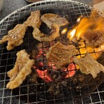 萩之茶屋鶴一 - てっちゃん 800     新鮮でおいしい！