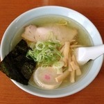 ラーメンのと金 - しおラーメン（550円）