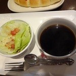 ちとせやCafe - モーニングのセットのコーヒーとサラダ