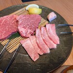 やきにく 飛牛 - 