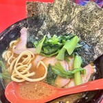 家系総本山 吉村家 - 