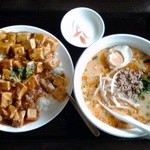 福楽 餃子坊 - 【ランチ】ラーメンセット：７８０円（左：麻婆豆腐飯＋右：四川風担々メン）【２０１４年７月撮影】