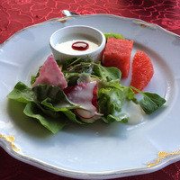 メインダイニングルーム - サラダ（朝食）