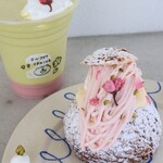2KOTI - 【2025.04】ざくざくシュークリーム・さくらトッピング(税込800円)、さくらとピスタチオのシェーク(税込1,000円)