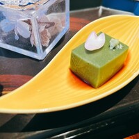 札幌 なだ万雅殿 - 蓬胡麻豆腐 割醤油 花弁百合根 山葵