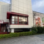 PINY - 外観（閉店後、4/4）