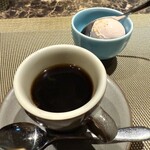 名駅 鉄板焼き 森本Ｘ Premium - ホットコーヒー、さくらアイス