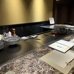 名駅 鉄板焼き 森本Ｘ Premium - カウンターにて