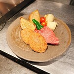 鉄板焼GUMP - 調理前のステーキやハンバーグなど