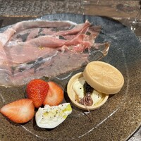 神楽坂アッカ - 目にも鮮やかな前菜　期待が高まります