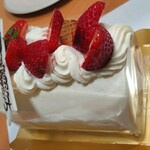 プティ・マリエ 幕張スイーツファクトリー - ３人で分けました★お誕生日の２人はちょっと大きめにしてくれたよ。