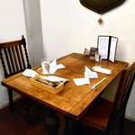 VELVET VIRGO - テーブル