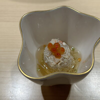 銀座 鮨 魯久 - かにイクラ。お酢の具合が絶妙です‼️