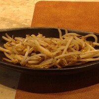 ニュー松坂 西中洲店 - もやしソテー。