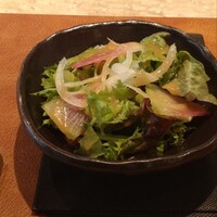 ニュー松坂 西中洲店 - 彩り野菜サラダ。