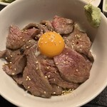 BeefGarden - 黒毛和牛の牛とろ炙り丼 肉1.5倍＆卵黄トッピング