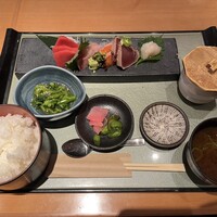 大山鶏と鮮魚 居酒屋 まいか - 板長厳選鮮魚の五種盛り御膳