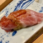 鮨 銀座おのでら 弟 - 大トロ(ピンボケですいません。雰囲気だけ)