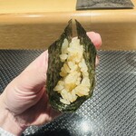 鮨あさひ - シャリの海苔巻(シャリの一粒一粒がたっており、心地よい食感です)