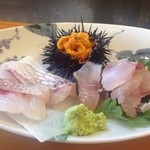福寿司 - 天然真鯛、地物雲丹、イサキ　どれも旨みがのっている