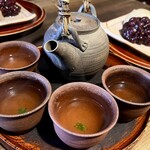 かさぎ屋 - 温かいお茶のサービス