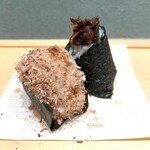 伊勢むすび - 奥は松阪牛しぐれ