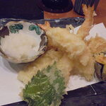 和食しゃぶしゃぶ かごの屋 - サクサクの天ぷら