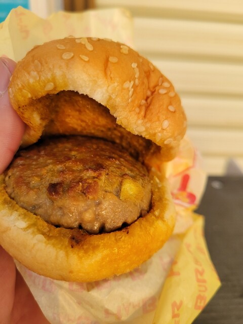 ほづみバーガー自販機 - 桜/ハンバーガー | 食べログ