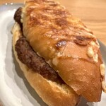 焼きたてパン工房 かえでの木 - ハンバーグパニーニ！