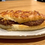 焼きたてパン工房 かえでの木 - ハンバーグパニーニ！