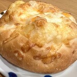 焼きたてパン工房 かえでの木 - 4種のチーズ丸！