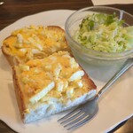 カフェ・ラパン - モーニングたまごトースト