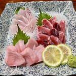 新勝 - 左上がメバル、左下がマグロの頰肉、右の赤肉がマグロ脳天。
