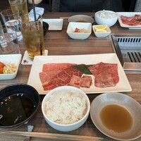 焼肉うしごろ 新宿三丁目店 - 