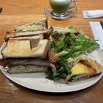 LARGE CAFE 石川橋 - 