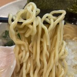 旋 - やや硬めな細麺