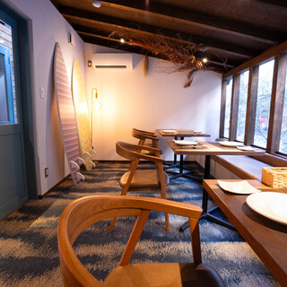 半個室のテラスルームは最大12名様までの小貸切も