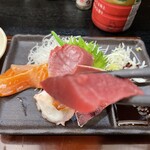 漁 - 厚切りマグロ