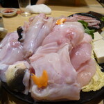 神ふぐ亭 - ふぐのお鍋のフグの量がすごい！