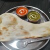 クリスタル - バターチキンカレーとほうれん草パニール
